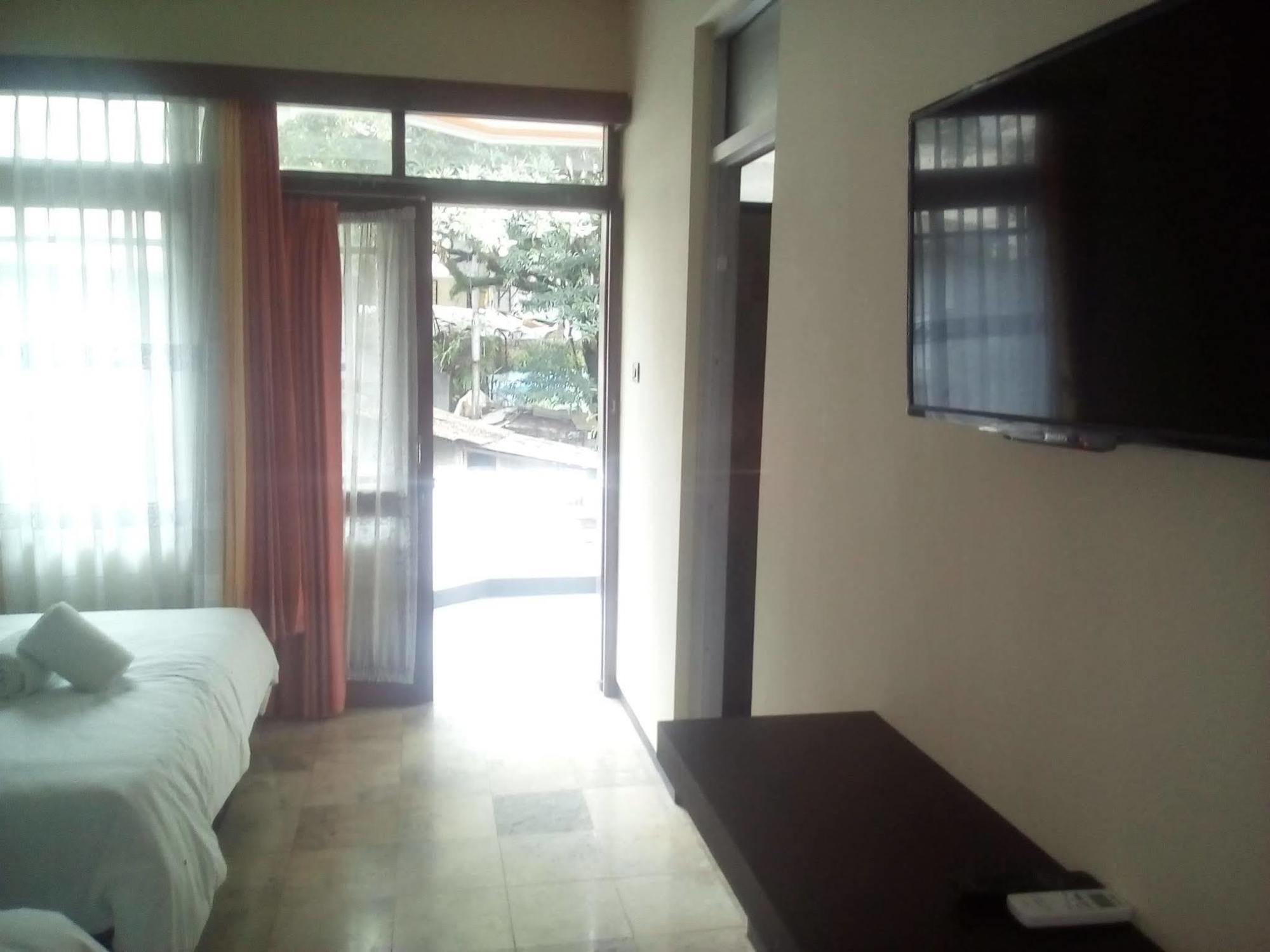 Simply Homy Guest House Pasteur Bandung Extérieur photo