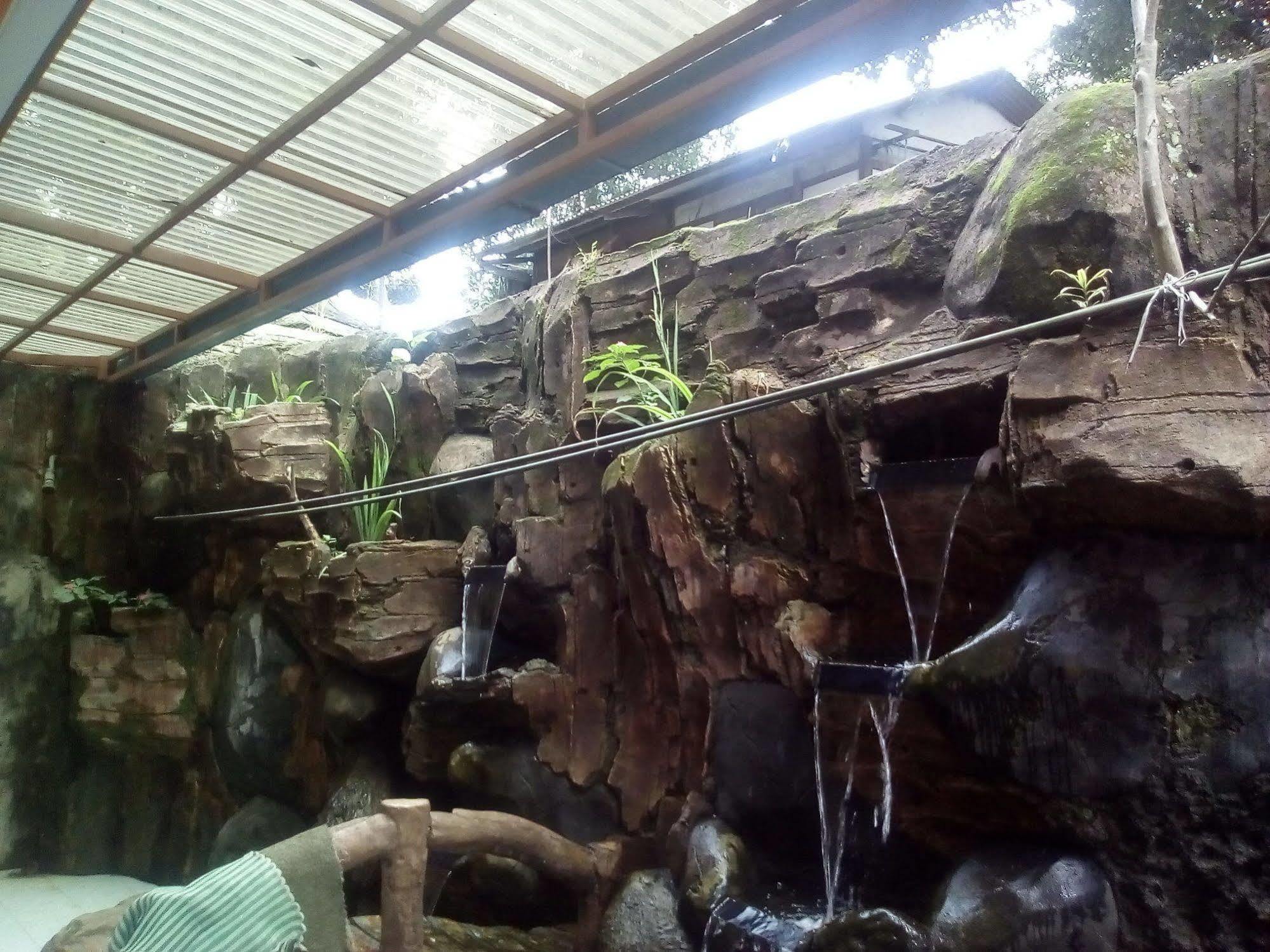 Simply Homy Guest House Pasteur Bandung Extérieur photo